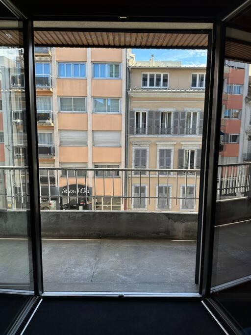 Appt De Standing Centre Ville Тарб Екстер'єр фото